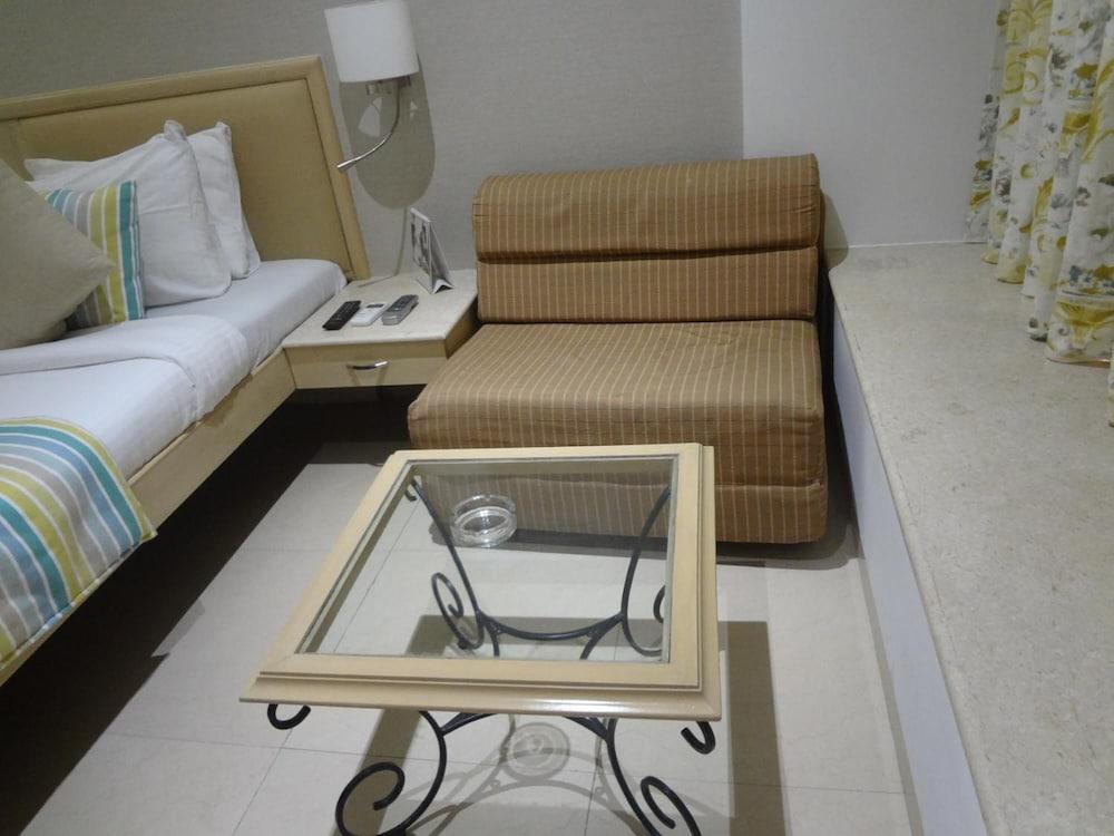 Hotel Suncity Apollo - Gateway Of India Mumbai Exterior photo