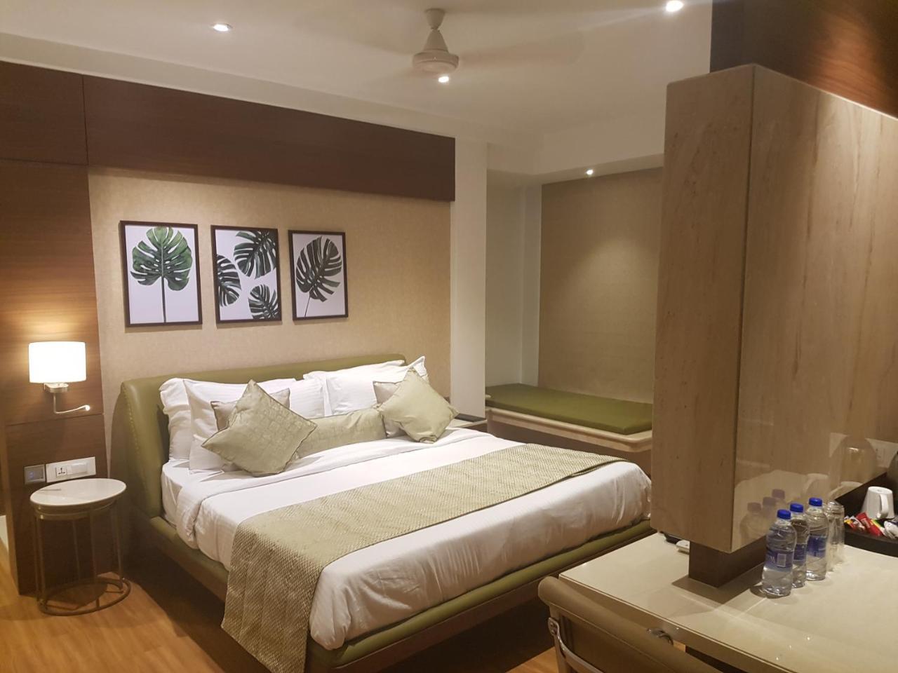 Hotel Suncity Apollo - Gateway Of India Mumbai Exterior photo